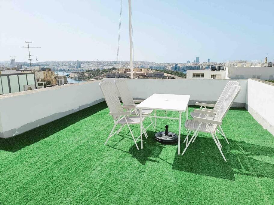 ואלטה City Penthouse With Roof Terrace And Sea Views מראה חיצוני תמונה